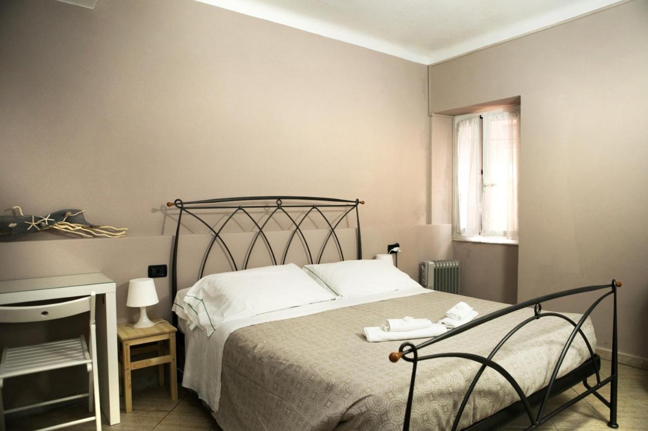 Vernazza2010 Rooms ภายนอก รูปภาพ