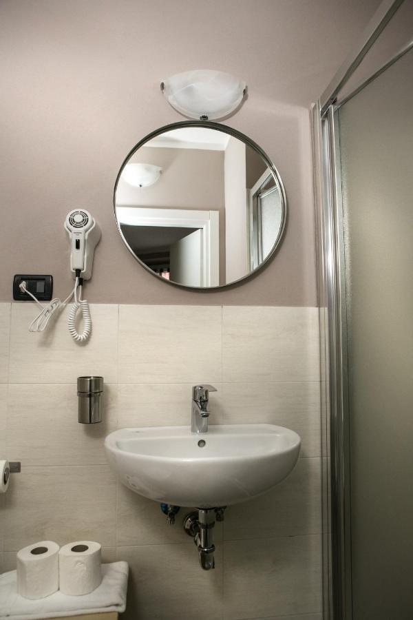 Vernazza2010 Rooms ภายนอก รูปภาพ